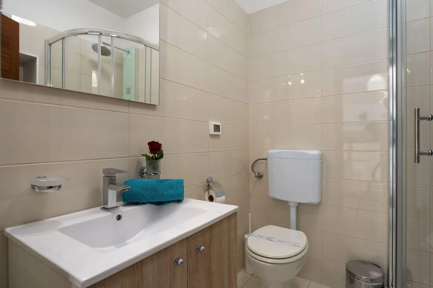 Extravagantes Apartment Nur 100 Meter Zum Strand Mit Salzwasserpool Und Jacuzzi Funtana