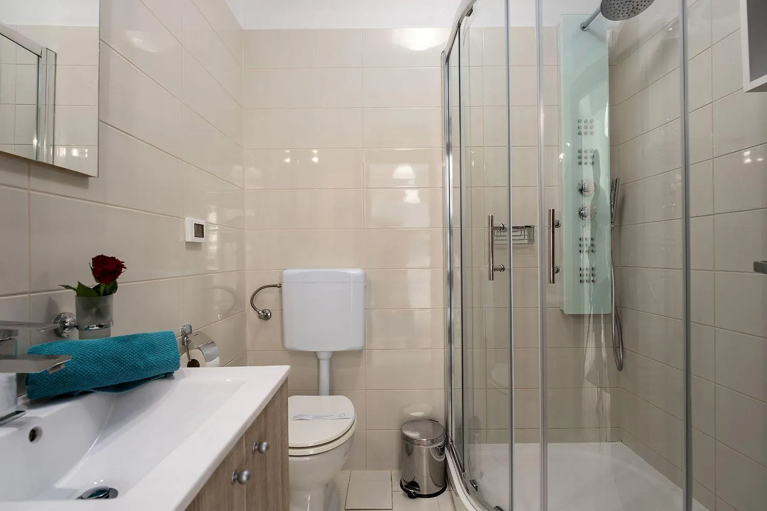 Extravagantes Apartment Nur 100 Meter Zum Strand Mit Salzwasserpool Und Jacuzzi Funtana